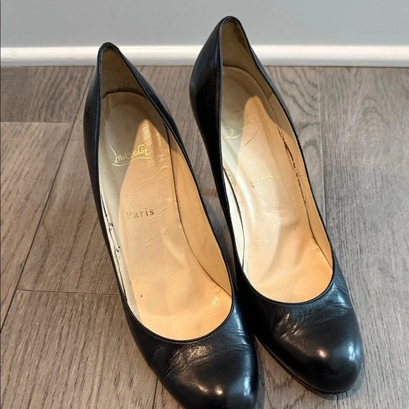 Christian Louboutin Classic Black Simple Stiletto Heels - Picture 2 of 9